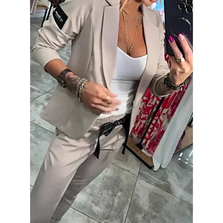 Lena | Moderner Lässiger Chic Blazer-und-Hosen-Set