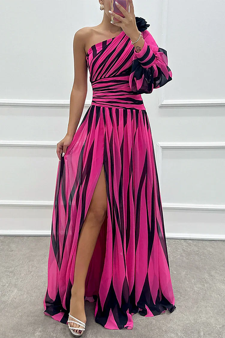 Corine | Elegantes gestreiftes Maxikleid mit einem Schulterträger