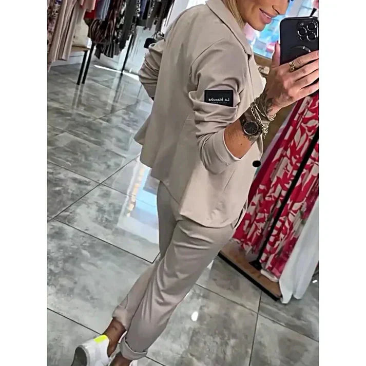Lena | Moderner Lässiger Chic Blazer-und-Hosen-Set