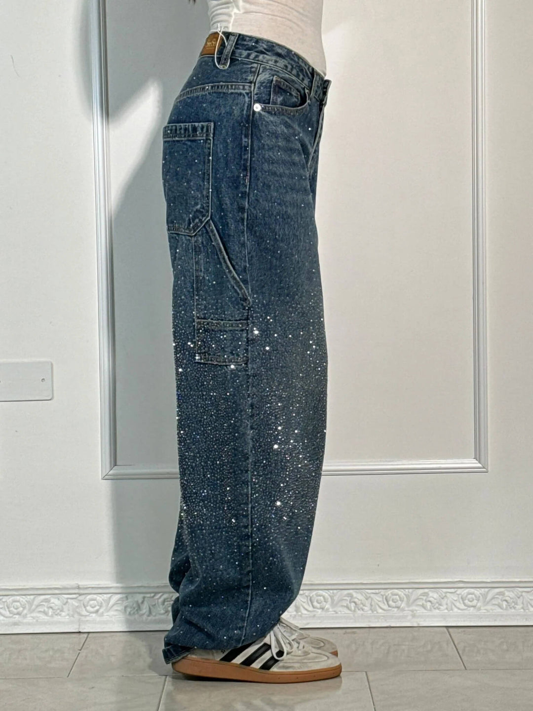 Violet | Hochtaillierte Hose mit weiten Beinen und Knopftaschen