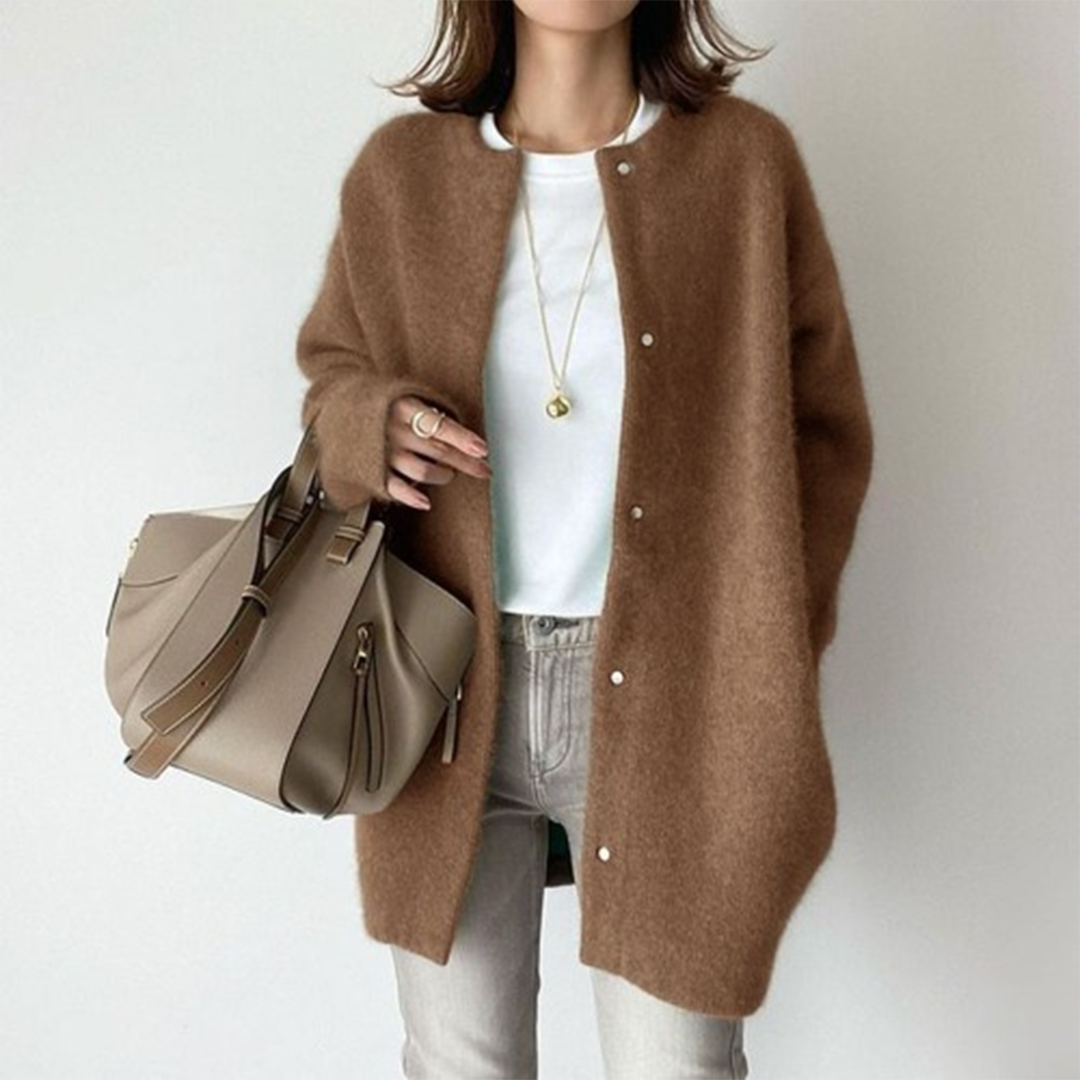 Alethea | Warme und elegante Strickjacke