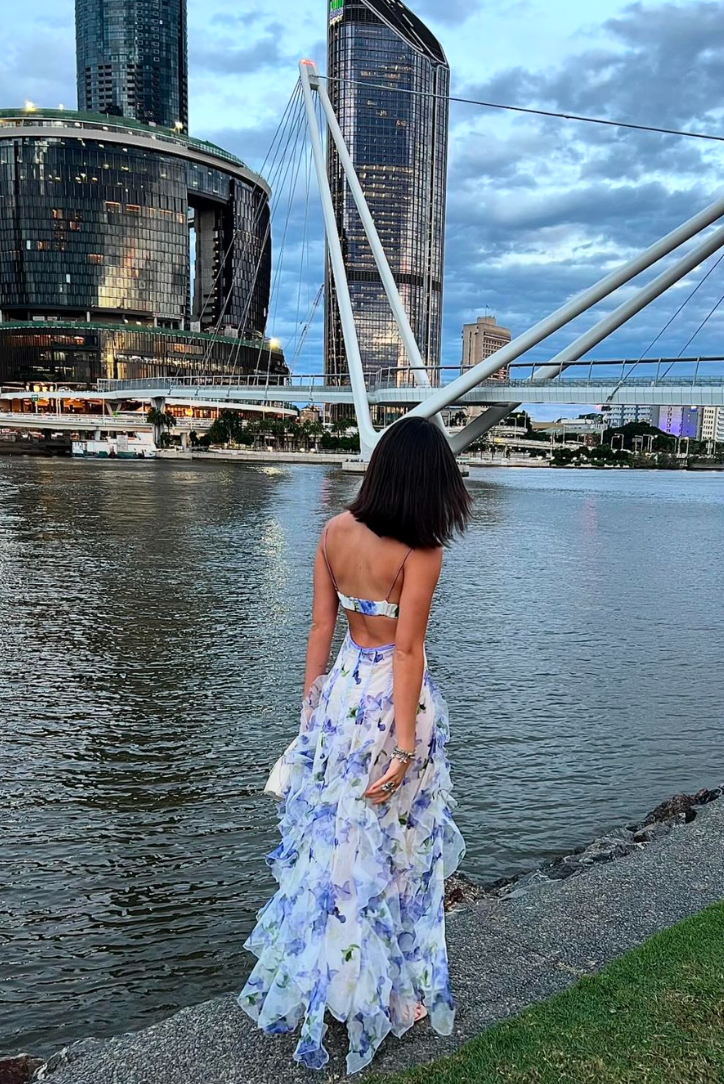 Glorie | Maxikleid mit Blumenmuster, Cut-Out-Details und Schlitz
