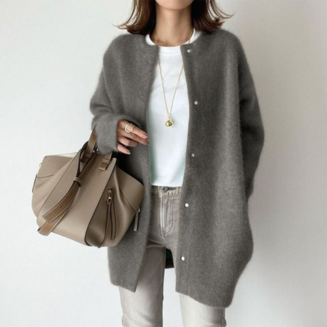Alethea | Warme und elegante Strickjacke