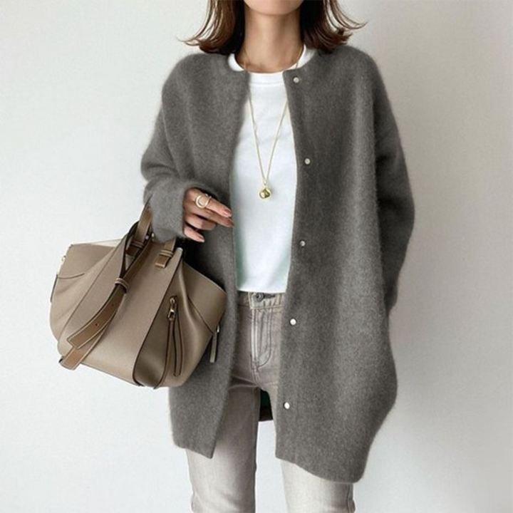 Alethea | Warme und elegante Strickjacke