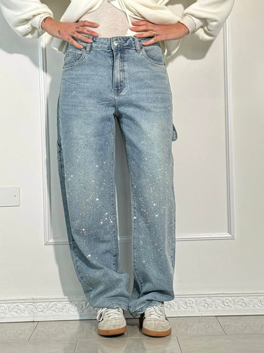Violet | Hochtaillierte Hose mit weiten Beinen und Knopftaschen
