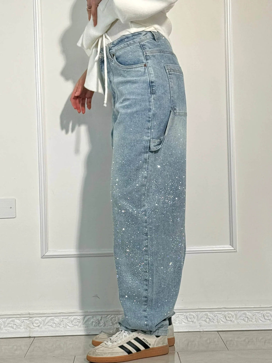 Violet | Hochtaillierte Hose mit weiten Beinen und Knopftaschen
