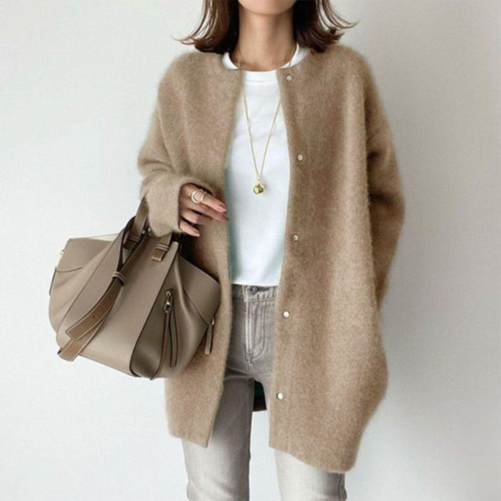 Alethea | Warme und elegante Strickjacke