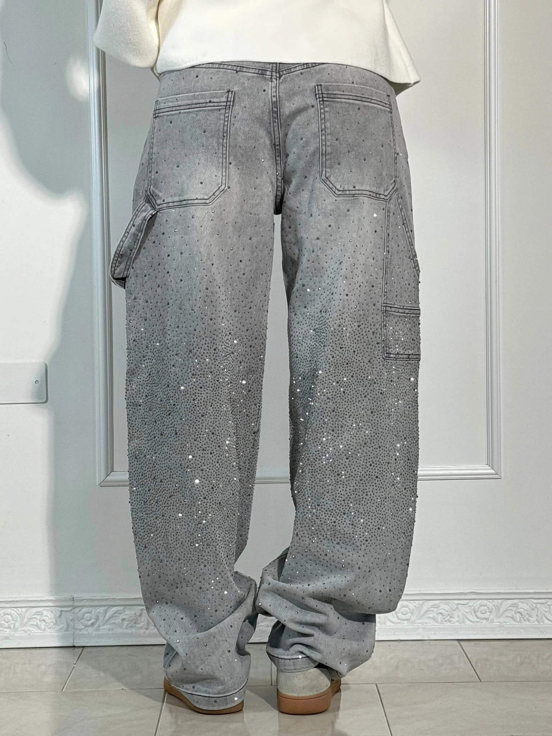 Violet | Hochtaillierte Hose mit weiten Beinen und Knopftaschen
