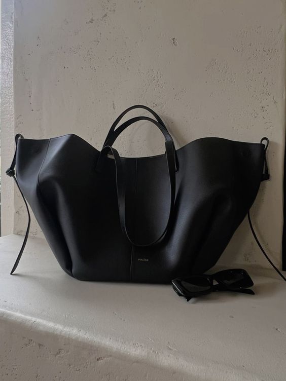 Emerie | Elegante Tragetasche mit seitlicher Raffung