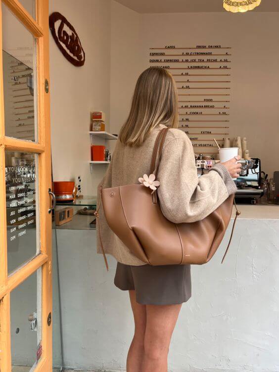 Emerie | Elegante Tragetasche mit seitlicher Raffung