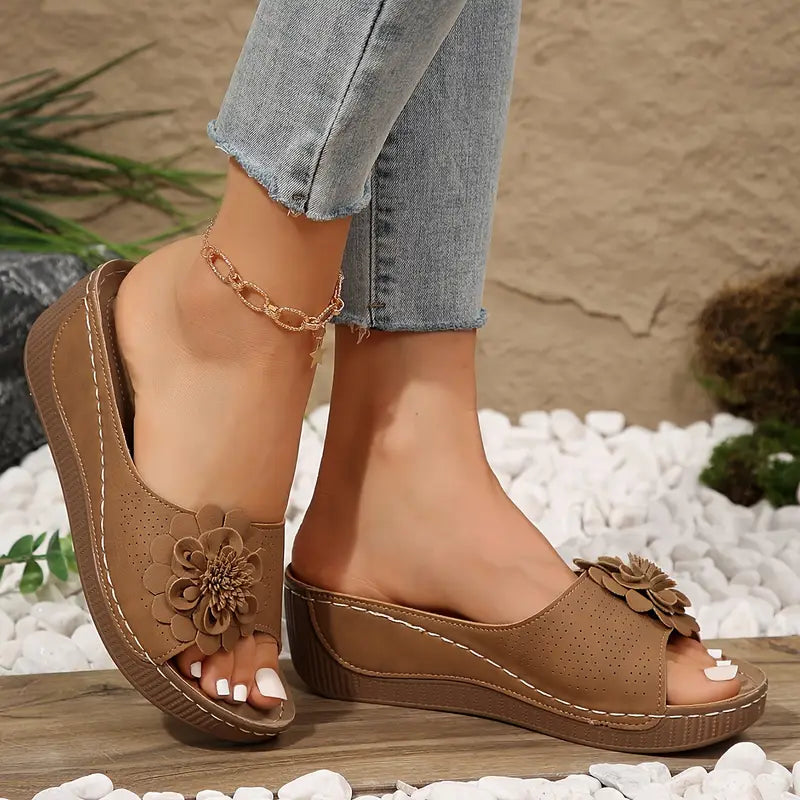 Samira | Orthopädische Sandalen mit Blumenmuster